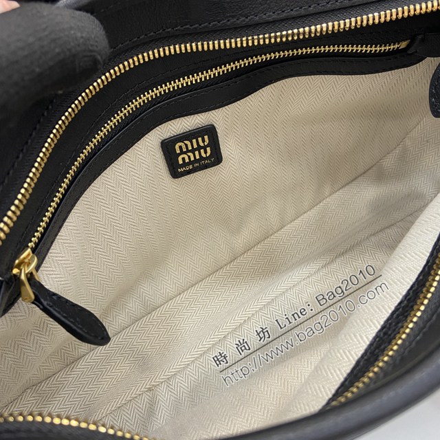 miumiu繆繆專櫃最新款爆款腋下中古包肩背女包 jh2573型號：5BC182